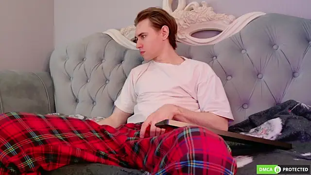 WilliamDyson online show from April 8, 3:39 am