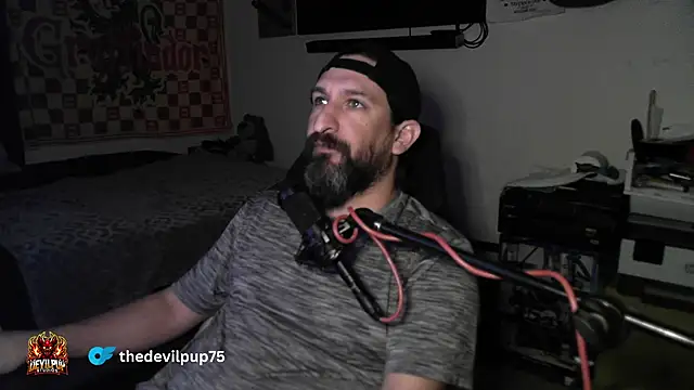 DevilPup75  online show from February 10, 3:10 am