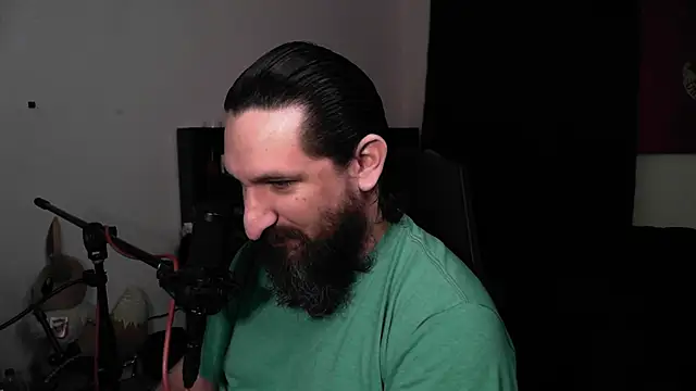 DevilPup75  online show from May 12, 4:09 am