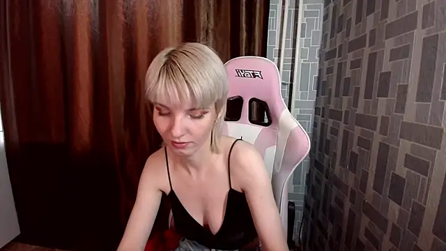 Madelaineses online show from February 7, 3:54 am