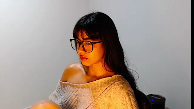 meganmiauu online show from May 5, 1:24 am