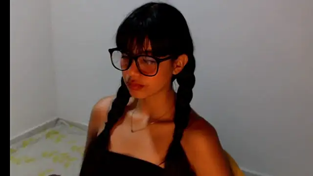 meganmiauu online show from June 14, 6:43 pm