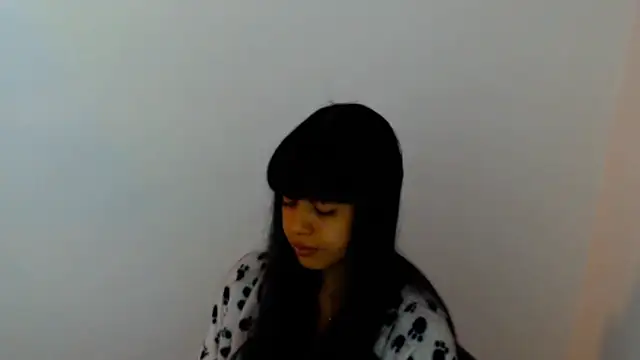 meganmiauu online show from July 18, 11:03 am