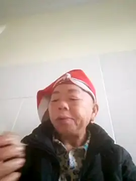 Snapshot of VangLe73 chatting on December 17, 12:16 am VangLe73 online show from December 17, 12:16 am