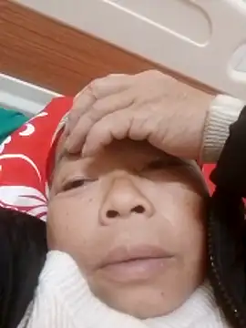 Snapshot of VangLe73 chatting on December 18, 1:28 pm VangLe73 online show from December 18, 1:28 pm