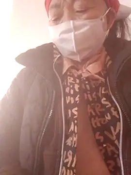 Snapshot of VangLe73 chatting on January 10, 6:37 am VangLe73 online show from January 10, 6:37 am