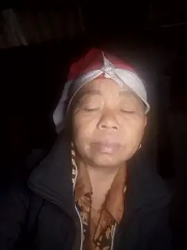 Snapshot of VangLe73 chatting on January 16, 5:44 am VangLe73 online show from January 16, 5:44 am