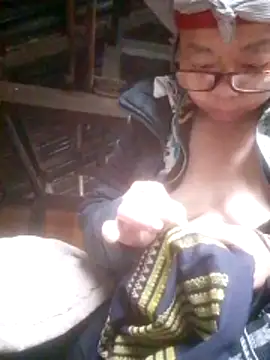 Snapshot of VangLe73 chatting on February 3, 6:22 am VangLe73 online show from February 3, 6:22 am