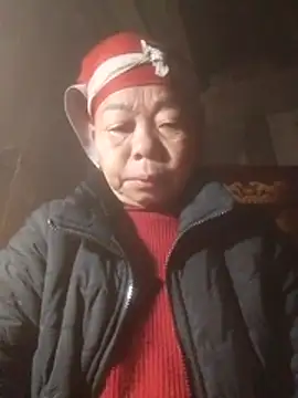 Snapshot of VangLe73 chatting on February 22, 9:57 pm VangLe73 online show from February 22, 9:57 pm