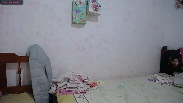 Snapshot of Pregnant_Kloe chatting on January 10, 12:01 am Pregnant Kloe online show from January 10, 12:01 am