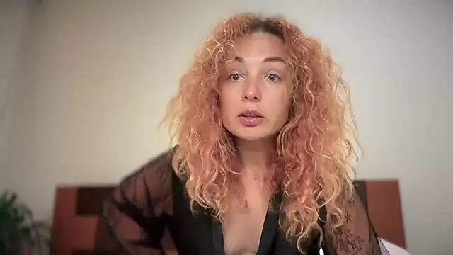 Reddgiirl online show from March 31, 10:32 pm