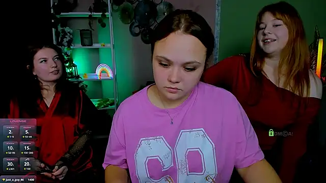 Snapshot of keri_ti chatting on October 8, 7:55 pm keri ti online show from October 8, 7:55 pm