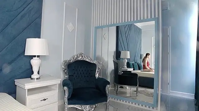 Snapshot of Evelisse chatting on July 23, 5:49 am Evelisse online show from July 23, 5:49 am