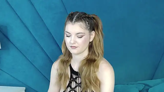 Snapshot of Evelisse chatting on July 24, 4:21 am Evelisse online show from July 24, 4:21 am