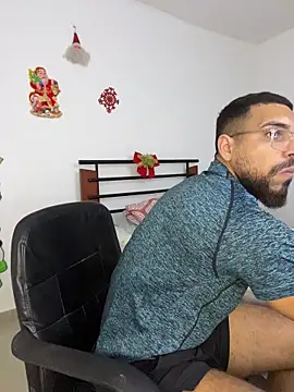 vincentjaxon online show from December 4, 6:38 pm