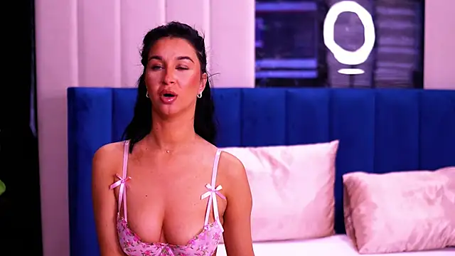 FrancescaDante online show from April 24, 6:49 am