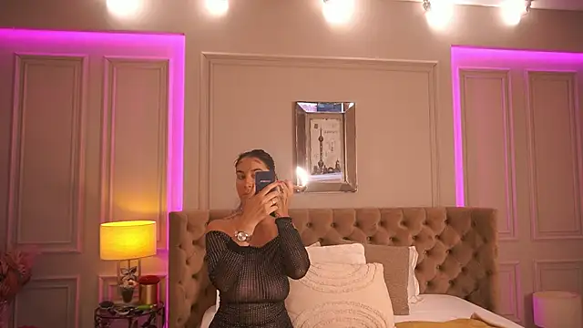 FrancescaDante online show from June 27, 5:56 am