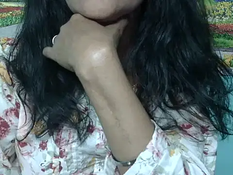 Snapshot of Lovely_bhabhi143 chatting on May 1, 6:07 am Lovely bhabhi143 online show from May 1, 6:07 am