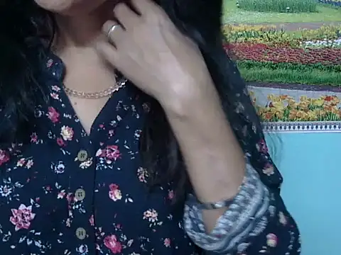 Snapshot of Lovely_bhabhi143 chatting on May 4, 6:09 am Lovely bhabhi143 online show from May 4, 6:09 am