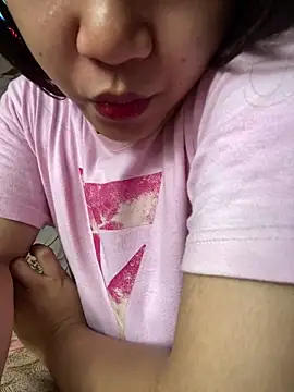 Snapshot of slut_clio chatting on February 8, 5:22 am slut clio online show from February 8, 5:22 am