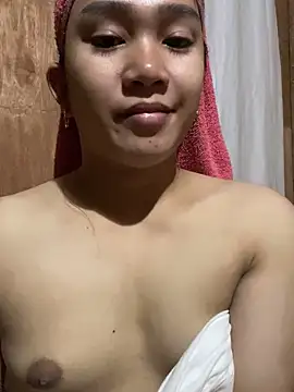 Snapshot of slut_clio chatting on February 22, 11:31 am slut clio online show from February 22, 11:31 am