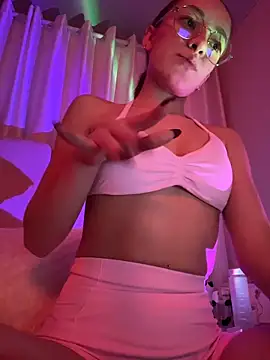 Ellie lowell online show from April 7, 4:13 am