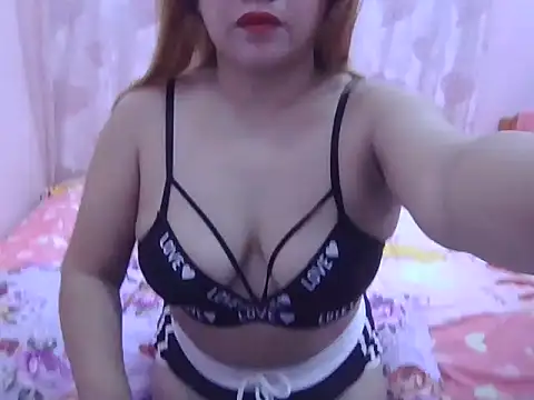 WildPussy4uxx online show from June 24, 6:07 pm