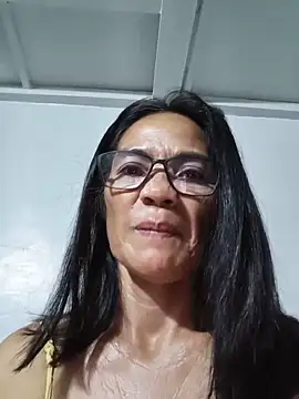 Snapshot of ImYourWoman_55 chatting on May 31, 9:49 pm ImYourWoman 55 online show from May 31, 9:49 pm