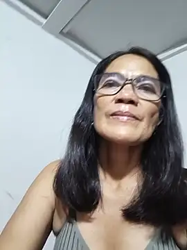 Snapshot of ImYourWoman_55 chatting on July 4, 3:07 pm ImYourWoman 55 online show from July 4, 3:07 pm