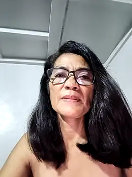 Snapshot of ImYourWoman_55 chatting on July 11, 8:11 pm ImYourWoman 55 online show from July 11, 8:11 pm