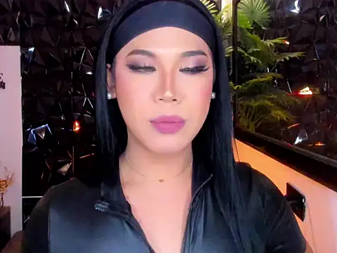 foxclassyramona ts online show from April 6, 4:32 am