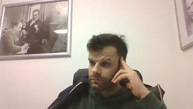 Snapshot of FROCETTO93 chatting on January 7, 9:23 am FROCETTO93 online show from January 7, 9:23 am