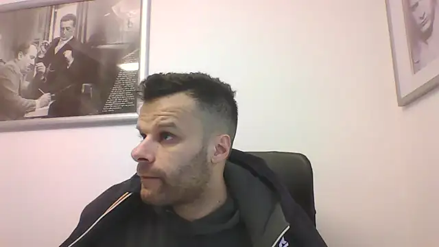 Snapshot of FROCETTO93 chatting on February 12, 12:44 pm FROCETTO93 online show from February 12, 12:44 pm