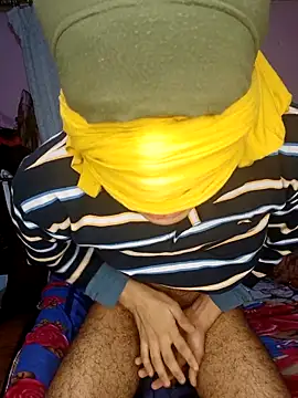 Snapshot of Rwkya chatting on February 11, 12:04 am Rwkya online show from February 11, 12:04 am