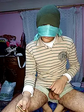 Snapshot of Rwkya chatting on February 11, 11:21 pm Rwkya online show from February 11, 11:21 pm