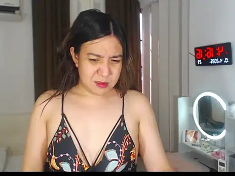 stellahugeX online show from April 10, 8:19 am