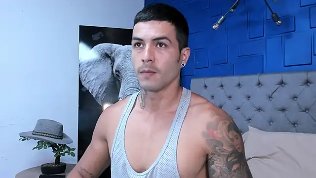 andres-clark92 online show from September 18, 6:10 pm