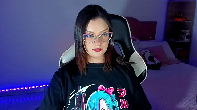 OphelianaRose33 online show from April 10, 11:09 pm