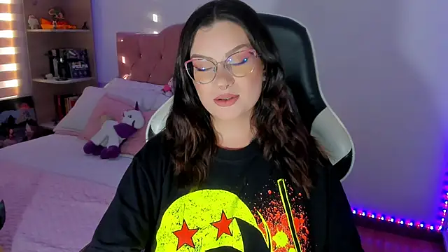 OphelianaRose33 online show from May 30, 10:07 pm