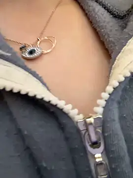 Linh 2004 online show from March 1, 3:47 pm