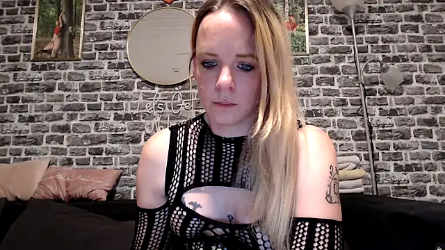 SexyMilf 37 online show from May 12, 8:39 pm