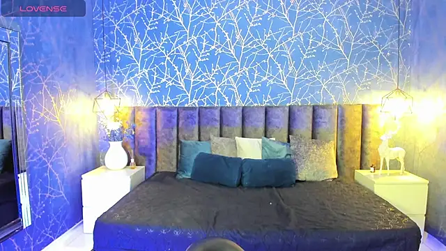 keytinthomson  online show from March 25, 7:53 pm