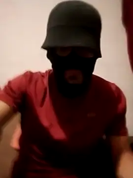 Golonzo1996 online show from December 2, 11:11 pm