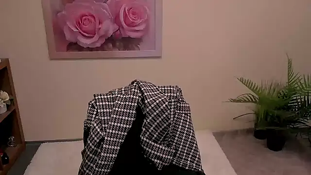 TwoBigSuns online show from April 20, 7:44 am