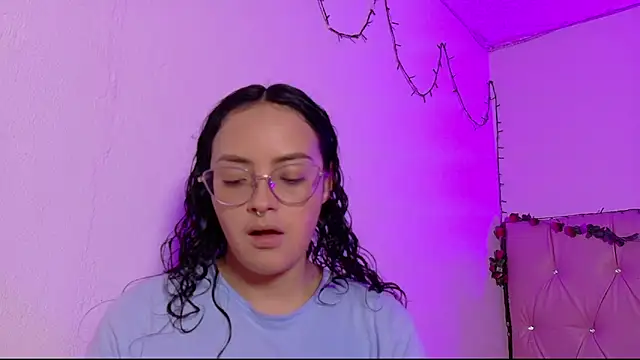 Snapshot of manumeow1 chatting on February 11, 10:26 pm manumeow1 online show from February 11, 10:26 pm