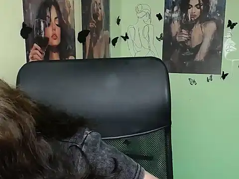 Snapshot of LadyAlice_ chatting on July 10, 6:10 pm LadyAlice online show from July 10, 6:10 pm