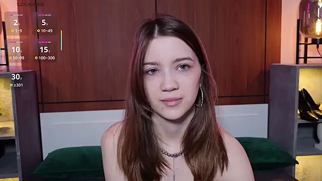 Snapshot of Alison_kisss chatting on June 17, 7:15 pm Alison kisss online show from June 17, 7:15 pm