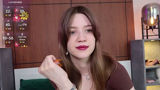 Snapshot of Alison_kisss chatting on July 17, 9:41 pm Alison kisss online show from July 17, 9:41 pm