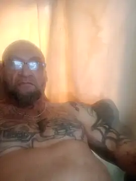 ShawnandDani7074 online show from March 8, 4:00 pm