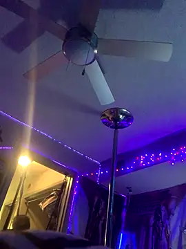 Triggerhappycj100 online show from October 31, 6:03 am